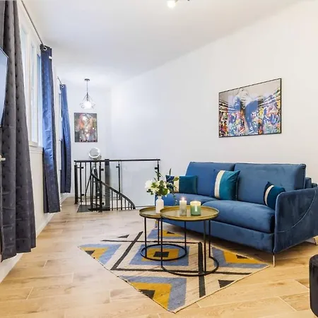 Beautiful Duplex - 2br 6p - Near Montmartre شقة باريس